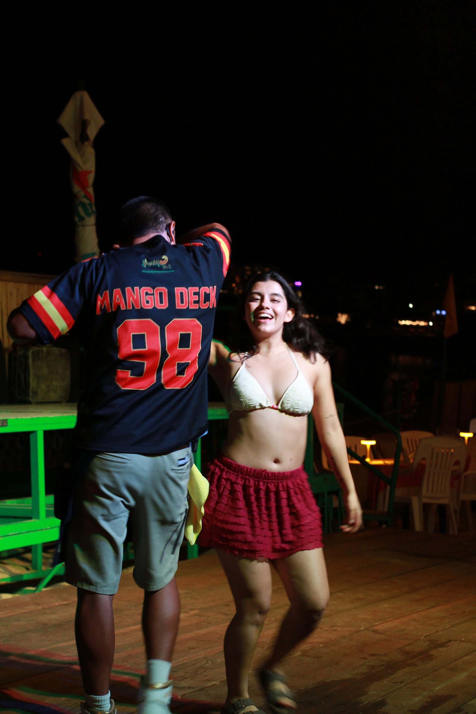 Música en vivo y el show en Mango Deck, Playa El Médano (11)